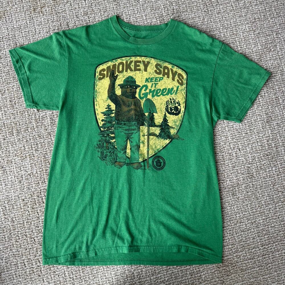 Vintage  Smokey says Keep it Green. T shirt Size Medium